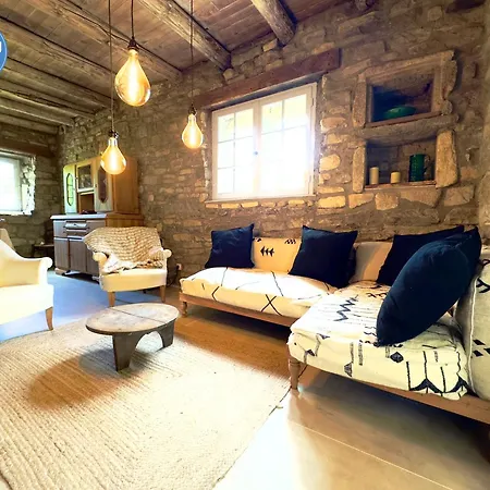 Pura Vida Maison Ardechoise *