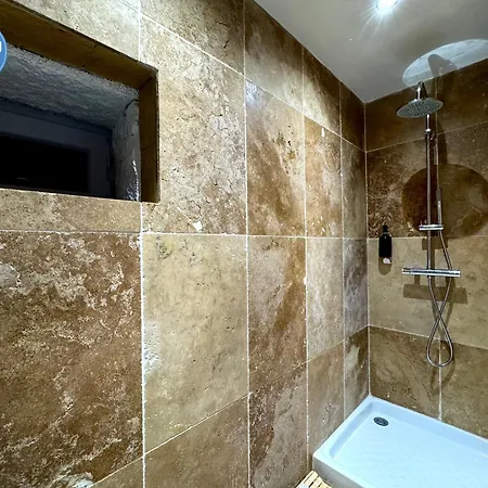 Pura Vida Maison Ardechoise بيت للعطل