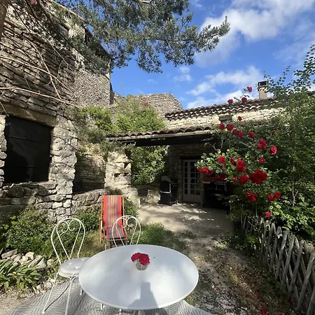 Pura Vida Maison Ardechoise بيت للعطل *